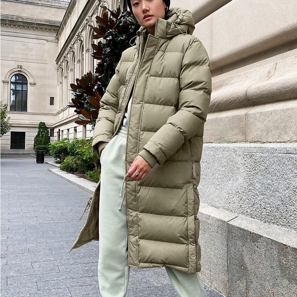 NEW Tna | The Super Puff™ Long Cotton Tech Fabric Coat in Dry Basil Green